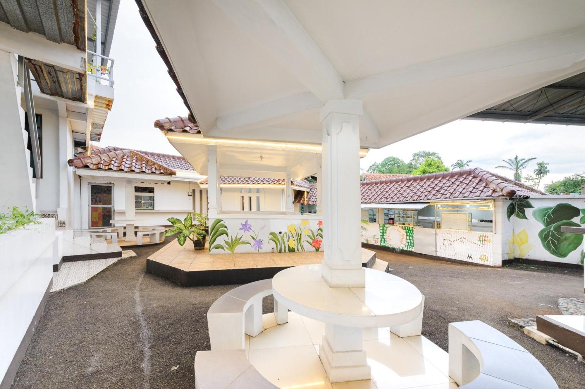 Reddoorz Syariah Near Taman Air Mancur Bogor Hotell Eksteriør bilde
